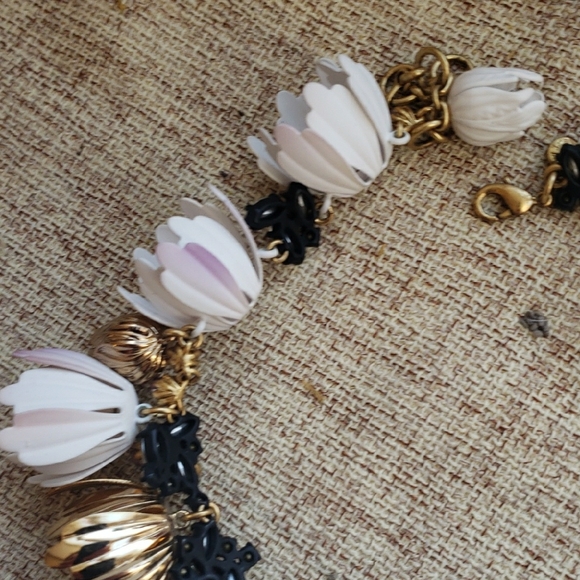 J.Crew Tulip Garden Party Necklace - Picture 11 of 12